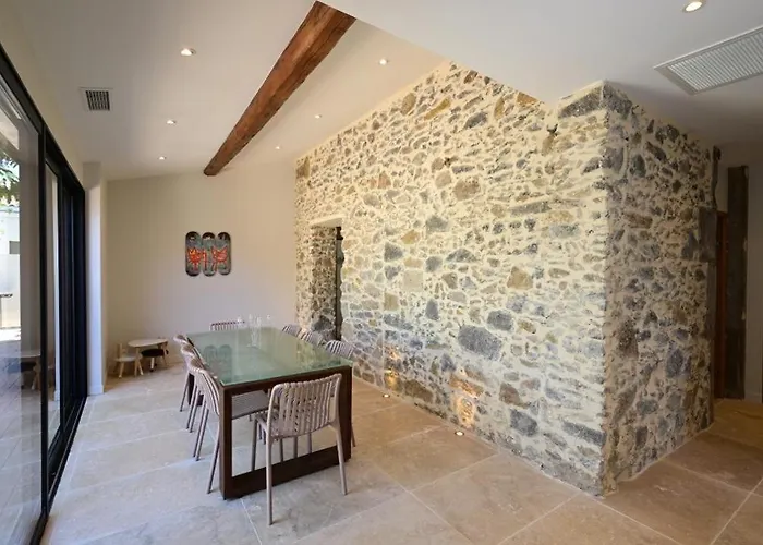 Maison B
