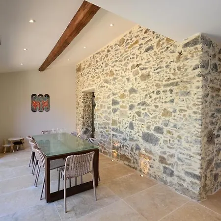 Maison B