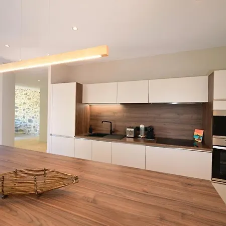 Maison B